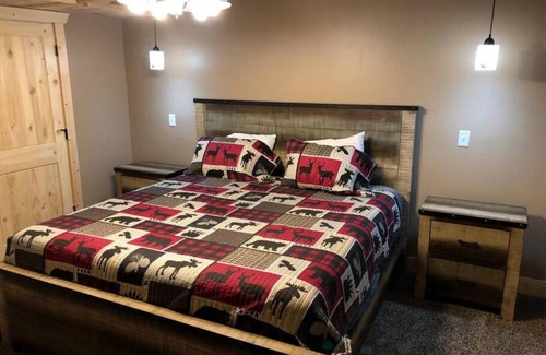 Island Park Casa | Heated Floors, Hot Tub, Grill