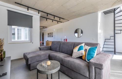 St. Andrew's Apartamento | Heated Luxury Poolside Retreat in St Julian s
