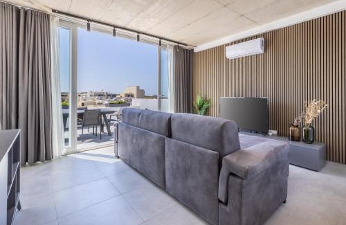 St. Andrew's Apartamento | Heated Luxury Poolside Retreat in St Julian s