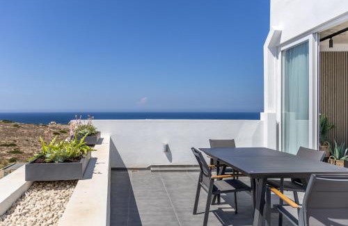 St. Andrew's Apartamento | Heated Luxury Poolside Retreat in St Julian s