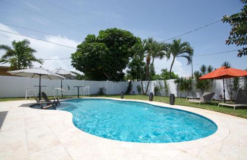 Deerfield Beach Villa | Heated pool ,3 bedroom bungalow ,minutes from the beach
