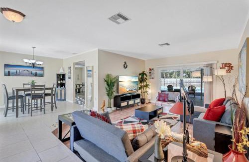 Crystal River Casa | Heated pool 3 mins Sister Spring