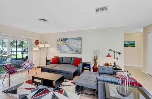 Crystal River Casa | Heated pool 3 mins Sister Spring