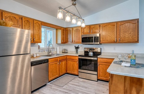 St. Augustine South Casa | Heated Pool, 5 minute Walk to River Park with Boat Ramp, Near Downtown & Beach, $300 in Free Tickets