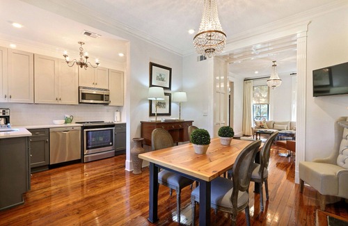 Historic Downtown Savannah Apartamento | Ubicación, ubicación, ubicación! Casa se��orial histórica en la plaza Pulaski