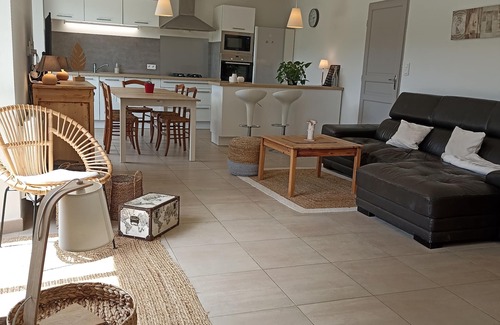 Menerbes Villa | Reformado muy cómodo frente a ménerbes luberon. Sábanas de promoción incluidas.