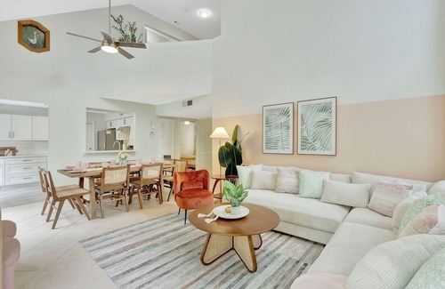 Jupiter Casa | NEW Pool Playroom BBQ King Beds Close 2 Everything