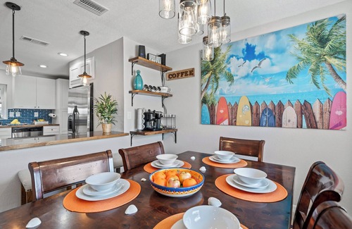Holiday Cove Casa | Heated Pool, BBQ Grill, & Tiki Bar near USSSA and Cruise Port Canaveral