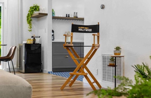 North Central Hollywood Casa | The Other Hollywood ~ Heated Pool ~ 10min to Beach