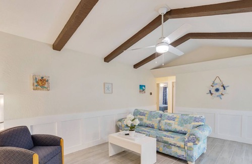 Walsingham Casa | Heated Pool Casa with Hot Tub Sleeps 12 10 min To Beach