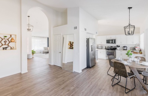 Central Scottsdale Casa | Heated Pool - Designer Modern Oasis