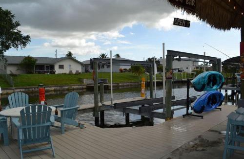 Cape Coral Casa | Heated pool, Family Fun, Tiki Bar, kayak, 3bd 2ba