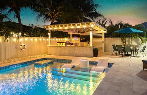Homestead Casa | Heated Pool Family Retreat- Games, Everglades, Keys