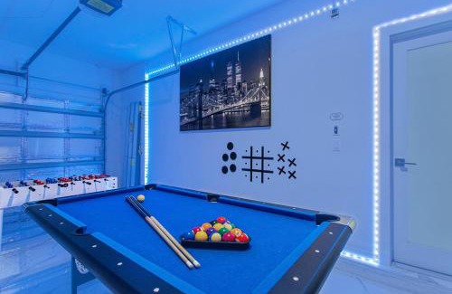 Homestead Casa | Heated Pool Family Retreat- Games, Everglades, Keys