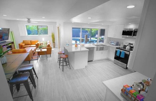 Camelback East Casa | Heated Pool/Fire Lounge/TVpatio Oasis in Uptown!
