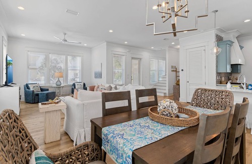 Village of Sugar Beach Casa | Golf Cart/Heated Pool/Bikes/Walk2Beach