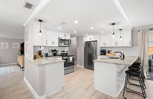 Port Richey Casa | Heated Pool Home +Guest House! Mini Golf+Game Room