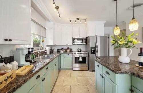Cypress Lakes Casa | Heated Pool+Hot tub! Waterfront-Pool table+Kayaks!