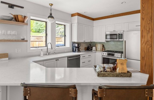 Stowe Area Condominio | Access to Heated Pool/Hot Tub & Close to Stowe Mtn resort!