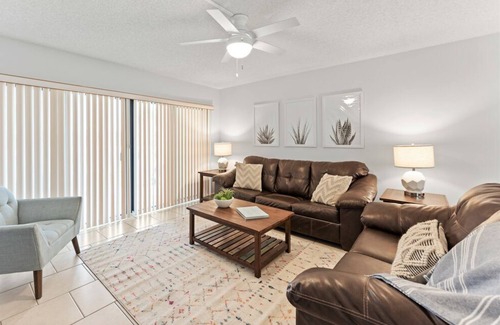 Cocoa Beach Condominio | Piscina climatizada y jacuzzi ... TV de plasma de 42 '... Wi-Fi ... Vista al mar