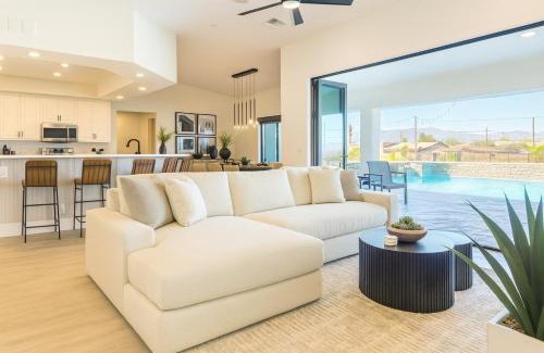 Lake Havasu City Casa | Heated Pool, Hot tub, Game room, King bed, BBQ with Lake Havasu views!