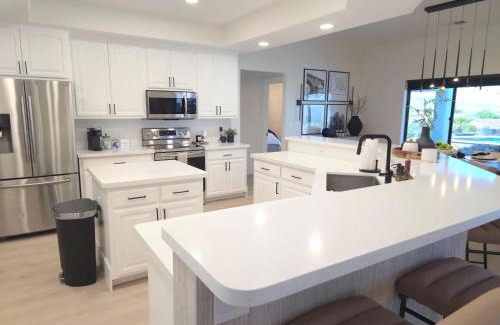 Lake Havasu City Casa | Heated Pool, Hot tub, Game room, King bed, BBQ with Lake Havasu views!