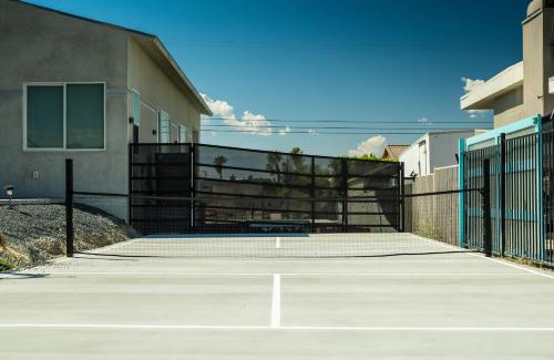 B-Bar-H Ranch Casa | Heated Pool, Jacuzzi, Pickleball, Movie Theater, Sauna - Spacious 4BR