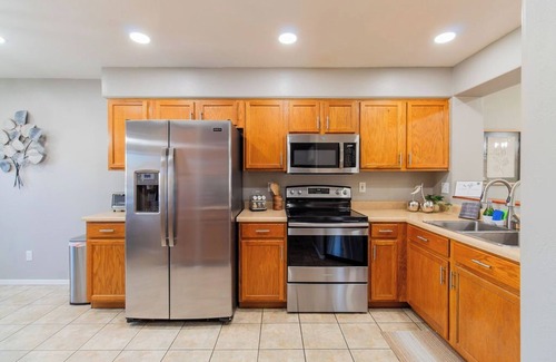 Casa Grande Casa | Heated Pool - King Bed - Firepit - Work Station