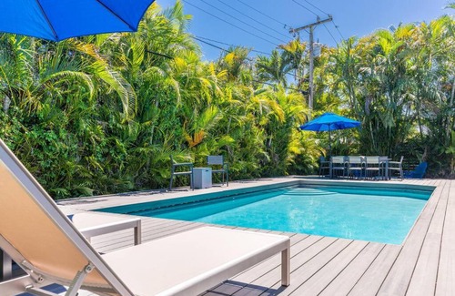 North Miami Beach Casa | Heated Pool Modern 5 Bedrooms House 10 minutes to the Ocean