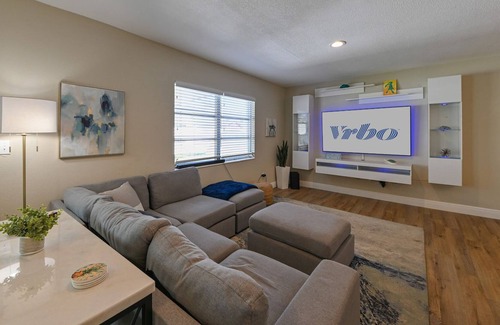 Town N County Park Casa | Heated Pool Modern Paradise in a Perfect Location