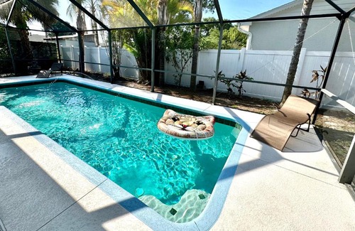 Oakford Park Casa | Heated Pool! Paradise in Midtown Tampa 3B2B
