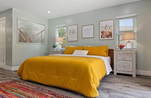 Palm Harbor Casa | Heated Pool, Pet friendly,Dunedin Beach Gem