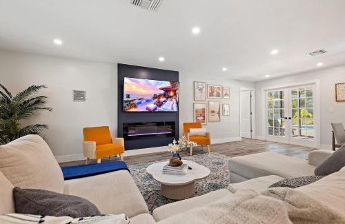 Palm Harbor Casa | Heated Pool, Pet friendly,Dunedin Beach Gem