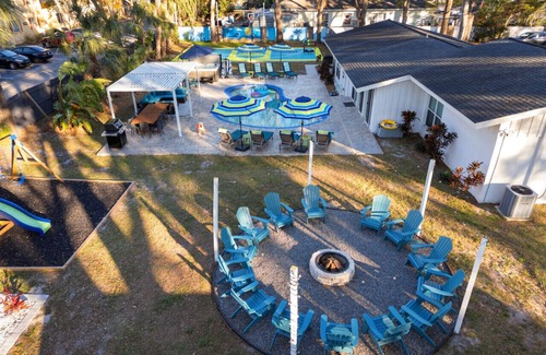 Town N County Park Casa | Heated Pool, Pickleball, basketball, putting green -3 King beds