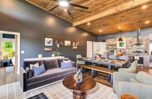 Mineral Bluff Casa | Heated Pool-Sauna-Mountain Views-Hot Tub-Game Room