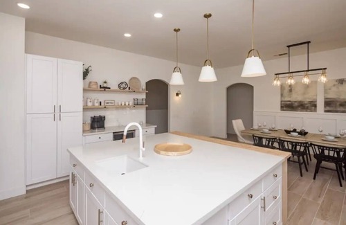 Lake Havasu City Casa | Heated Pool ~ Sleeps 20 ~ HUGE Family Resort Oasis