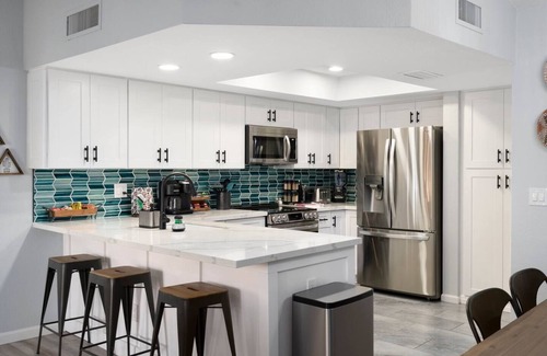 Phoenix Casa | Heated Pool & Spa~BBQ w/Propane~Putting Green~EV Outlet~Putting Green~Games~Golf