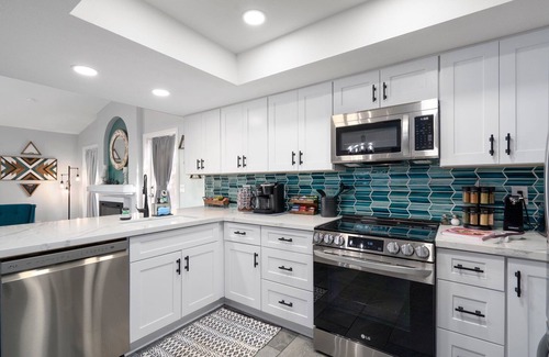 Phoenix Casa | Heated Pool & Spa~BBQ w/Propane~Putting Green~EV Outlet~Putting Green~Games~Golf