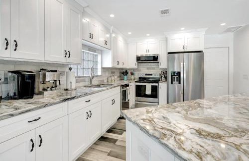 Bonita Springs Casa | Heated Pool & Spa Home on a Scenic, Gulf Access Canal -Close to Bonita Beach!