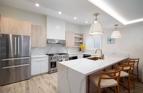 Bay Park Casa | Heated Pool | Spa | Sauna | Cold Plunge | Bay Views | Fire Pit