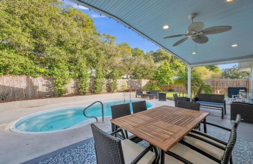 On Top of The World Casa | Heated Pool, Stylish Home - Grand Cypress Retreat