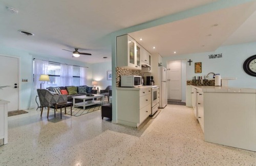 Beau Rivage Shores Casa | Heated pool, Very Kid and Dog Friendly & steps to the beach