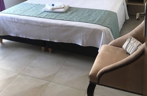 Agii Apostoli Casa | Luxurious Signature Suite with Breakfast included near the Kalamaki Beach