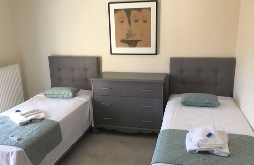 Agii Apostoli Casa | Luxurious Signature Suite with Breakfast included near the Kalamaki Beach