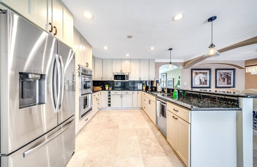 Bermuda Riviera Casa | Heated Pool+Waterfront! Tiki Hut+1 Mile To Beach!