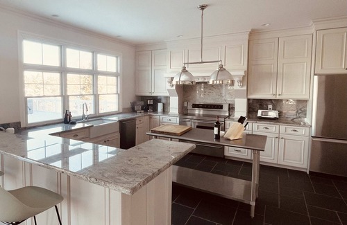 Southold Casa | HEATED POOL waterfront HOT TUB, GYM, Watersports, BOATER DELIGHT luxury modern
