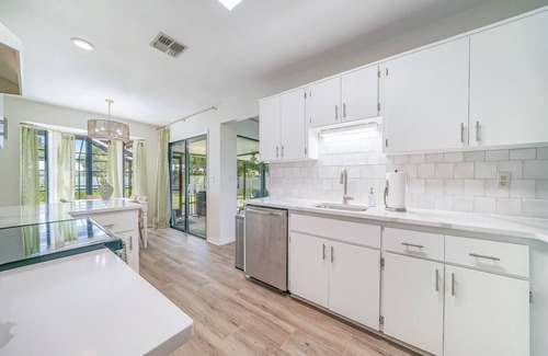 Vero Beach South Casa | Heated Private Pool, 5 Miles to Beach. Colorful, bright family-sized home.