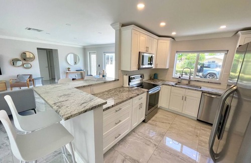 North Corals Casa | Heated Saltwater Pool Soflo Tropical Oasis in Fort Lauderdale