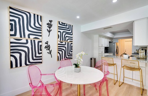 Yacht Club Casa | Heated Saltwater Pool < 2 Mi to Yacht Club Beach!