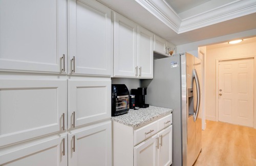 Yacht Club Casa | Heated Saltwater Pool < 2 Mi to Yacht Club Beach!